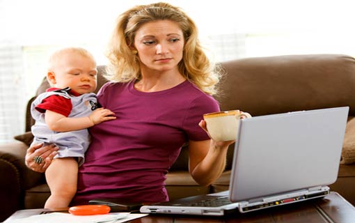 الأُمّهات العاملات بين مطرقة دُور الحضانة وسِندان المربيات